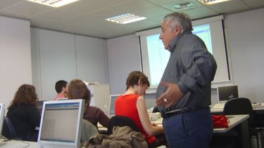 Bastenier ejerció como profesor en la Escuela de Periodismo de&nbsp;El País&nbsp;desde 1983 y actualmente continuaba como columnista en el mismo diario.