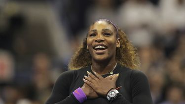 Serena Williams reacciona tras vencer a la ucraniana Elina Svitolina en las semifinales del US Open, el jueves 5 de septiembre de 2019, en Nueva York