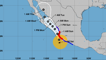 Nora se convierte en huracán cerca de las costas de México