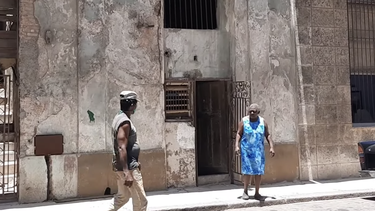 Regla Miranda teme que su casa en La Habana se derrumbe.&nbsp;
