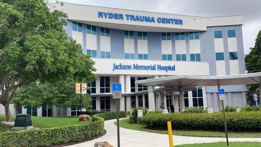 Vista frontal del Ryder Trauma Center del Jackson Memorial Hospital, en Miami.&nbsp;