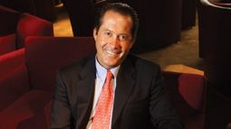 El banquero venezolano Juan Carlos Escotet ocupa la casilla 421 de la lista Forbes.