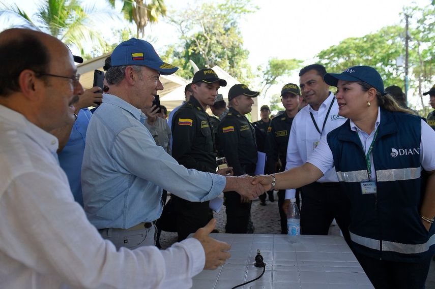 Santos supervisa los nuevos puntos e control y seguridad en la frontera con Venezuela.&nbsp;