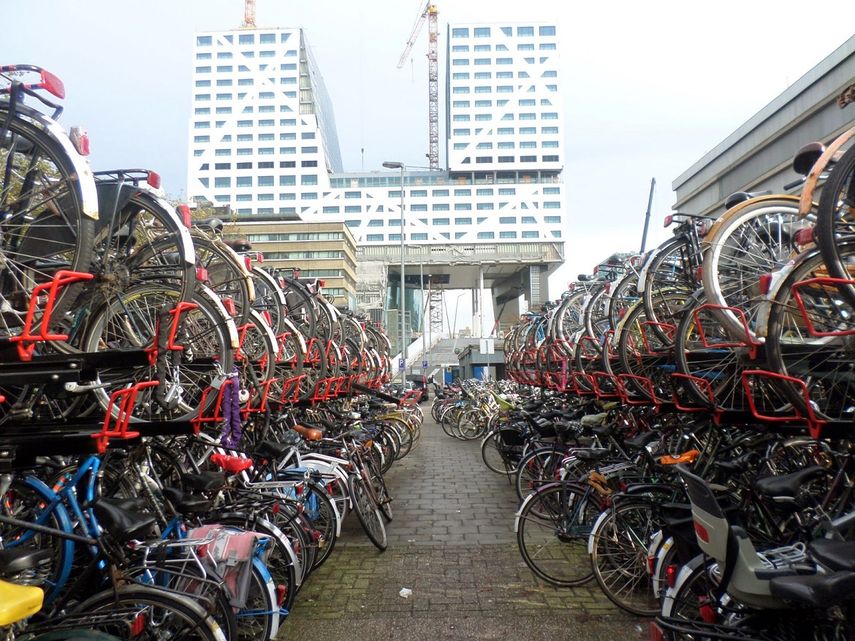 Parking de bicicletas de la estación de Utrecht, en Holanda.