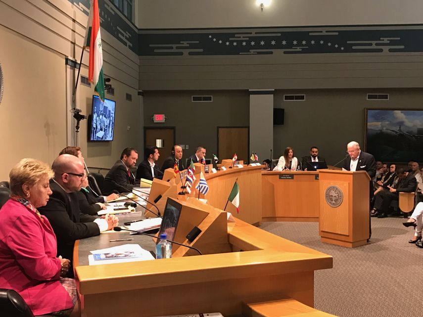 En el Hemiciclo del Ayuntamiento de Miami se realizó la primera reunión de una comisión internacional que buscará castigo para los crímenes perpetrados por el castrismo.