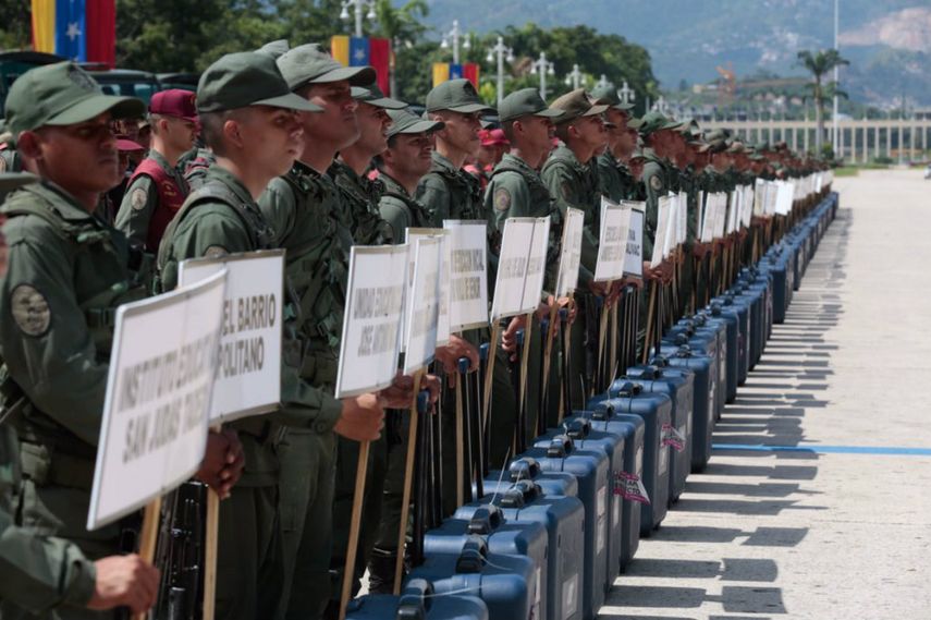 Hemos dispuesto de 143.000 hombres y mujeres de todos los cuerpos de policía, dijo el ministro de Interior, Néstor Reverol.