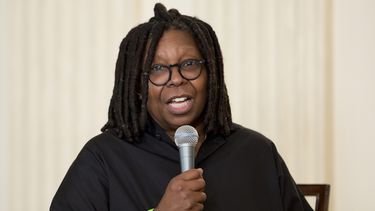 Whoopi Goldberg habla en un evento en la Casa Blanca, Washington, 16 de noviembre de 2015.