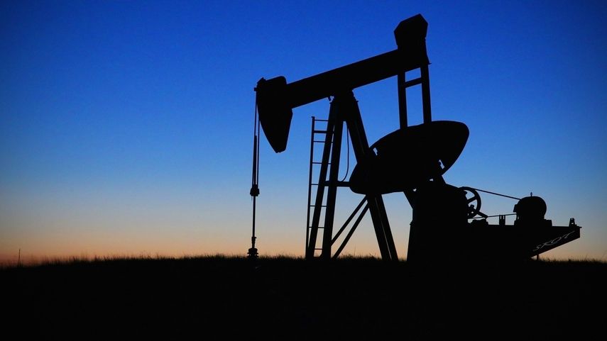 Baja nuevamente el precio del petróleo