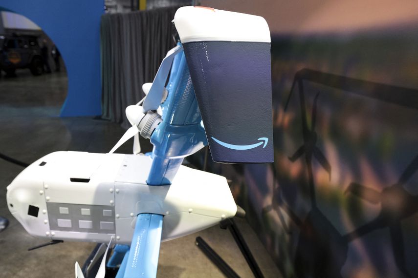 El nuevo dron MK30 Prime Air de Amazon se exhibe durante el evento Delivering the Future de Amazon, en el Centro Logístico BFI1, Centro de Investigación y Desarrollo Robótico de la compañía en Sumner, Washington, el 18 de octubre de 2023.&nbsp;