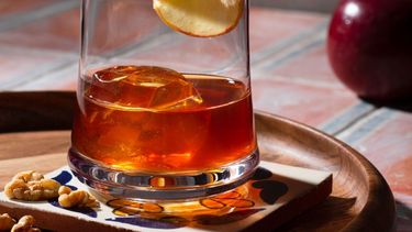 C&oacute;ctel los Reyes Old Fashioned.