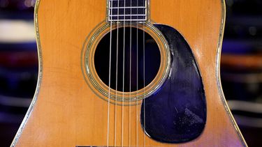 La guitarra de colección de Eric Clapton fue rematada por 625.000 dólares en Nueva York.