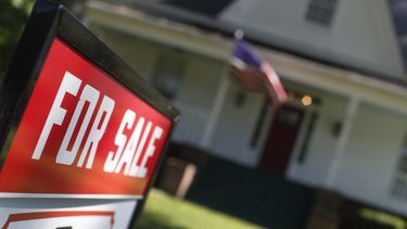 Letrero que indica la venta de una propiedad.