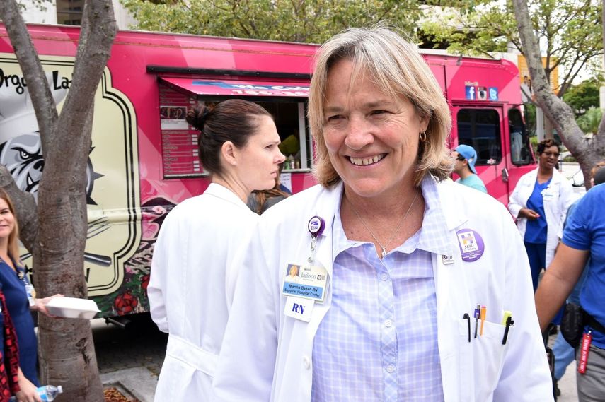 Martha Baker, presidenta del SEIU Local 1991 del Jackson Memorial Hospital.