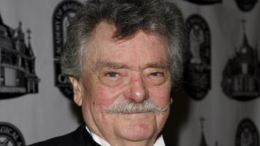 El actor Bernard Fox.