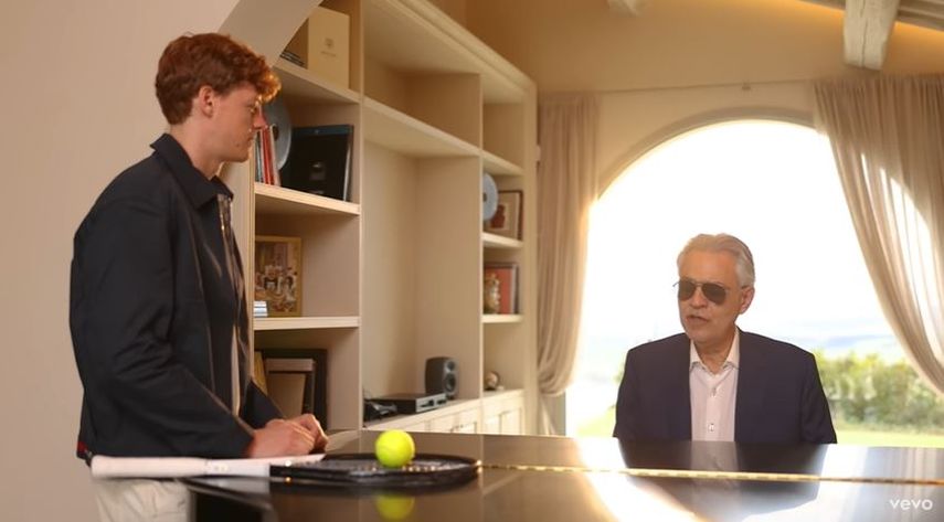 Los italianos Andrea Bocelli y Jannik Sinner.&nbsp;