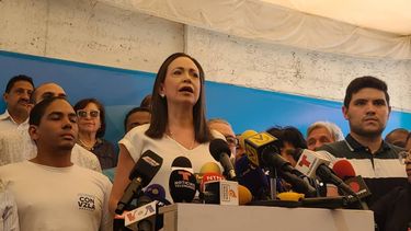 La candidata presidencial Maria Corina Machado ofrece rueda de prensa en Caracas 