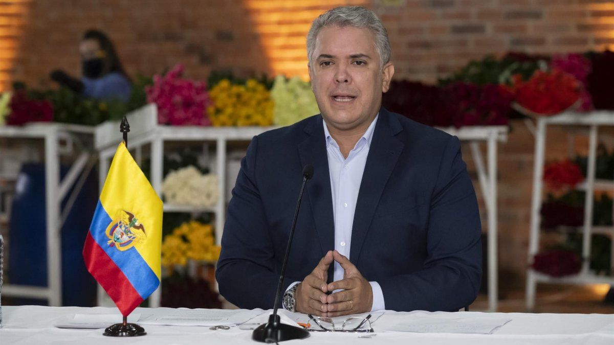 Duque anuncia revisión de reforma tributaria tras protestas