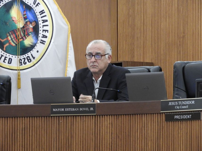 Esteban Bovo, alcalde de Hialeah