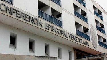 La alta jerarquía católica venezolana valoró como urgente postergar estas elecciones para el último trimestre del año.
