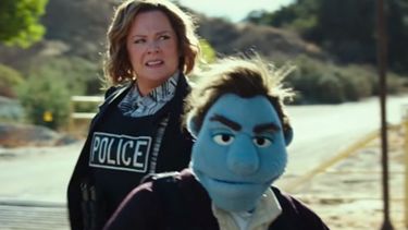 Melissa McCarthy interpreta en este largometraje a una detective encargada de investigar el asesinato en cadena de varios actores que participaron en un show televisivo de marionetas.&nbsp;