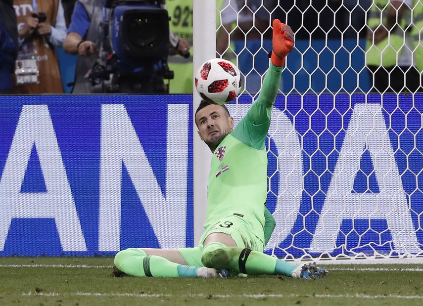 El portero croata, Subasic, se vistió de héroe al tapar un par de penales de los rusos.