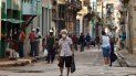 En medio de largas colas para conseguir comida y los efectos de la pandemia, los cubanos ven sin muchas esperanzas el cambio de dirección entre Raúl Castro y Miguel Díaz-Canel como primer secretario del Partido Comunista de Cuba. En medio de largas colas para conseguir comida y los efectos de la pandemia, los cubanos ven sin muchas esperanzas el cambio de dirección entre Raúl Castro y Miguel Díaz-Canel como primer secretario del Partido Comunista de Cuba.
