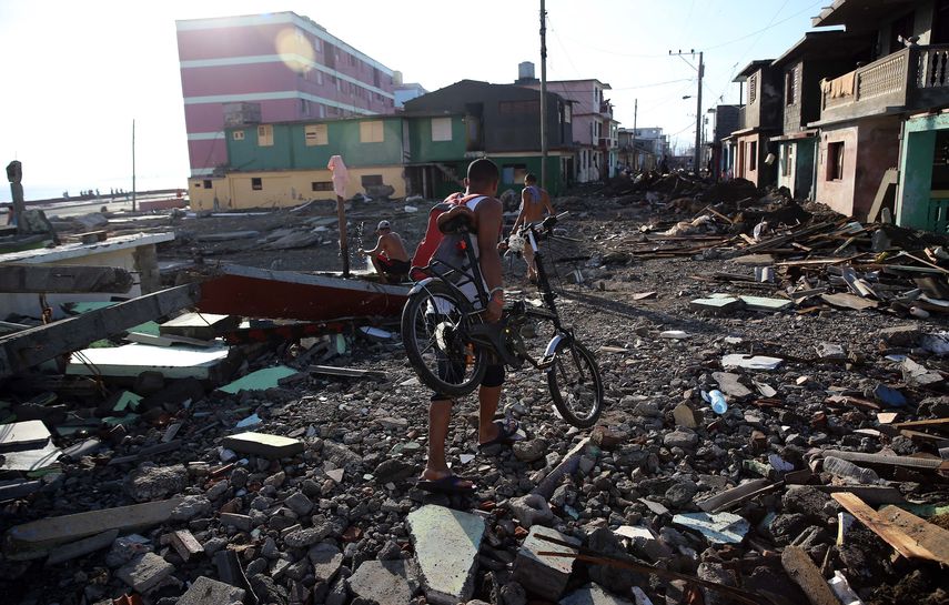 Vista de la devastación que dejó el paso del huracán Matthew por la ciudad de Baracoa, en el oriente cubano.