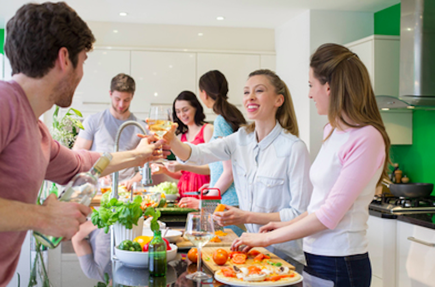 Estos eventos laborales se hacen con el fin de mejorar la comunicación entre compañeros de trabajo.