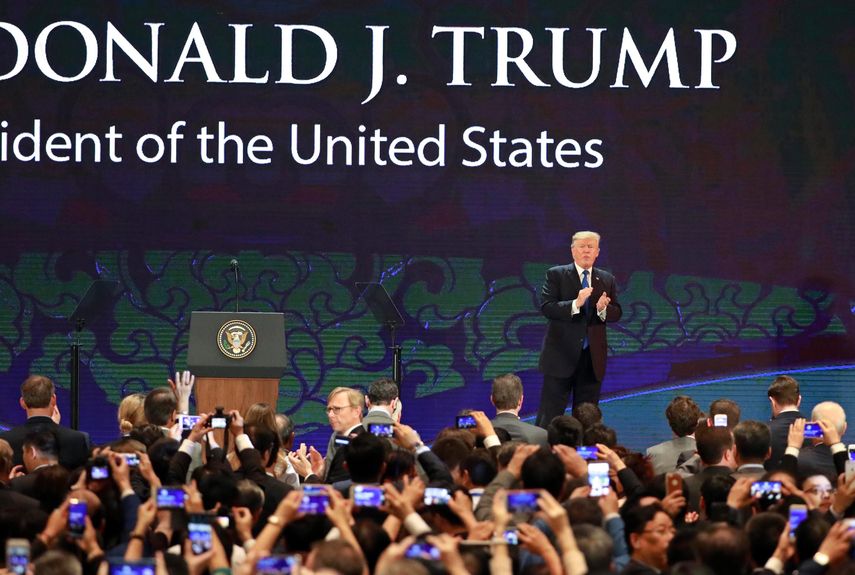 El presidente estadounidense, Donald J. Trump, da un discurso durante la última jornada de la Cumbre del Foro de Cooperación Económica de&nbsp;Asia-Pacífico (APEC) en Da Nang (Vietnam) .&nbsp;