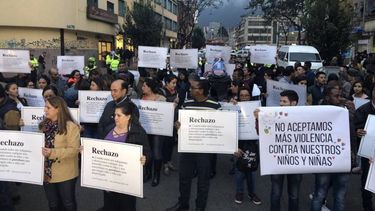 Colombianos se volcaron a las calles para manifestar contra la violación de los derechos humanos de niños en el país