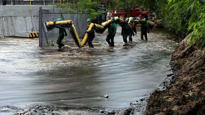 Activan un plan de contingencia en Colombia por otro ataque a un oleoducto.
