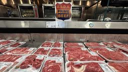 Carne de res de primera calidad del USDA se exhibe en una tienda Costco el 11 de noviembre de 2025 en Novato, California. Carne de res de primera calidad del USDA se exhibe en una tienda Costco el 11 de noviembre de 2025 en Novato, California.