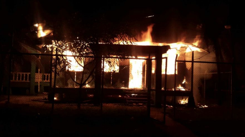 Las oficinas del Ministerio Agropecuario han sido quemadas esta noche en Bilwi, en el Caribe Norte de Nicaragua, tras conocerse los resultados de las elecciones municipales.&nbsp;