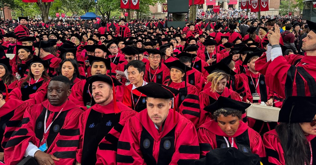 EEUU prohíbe emitir visas a estudiantes extranjeros en universidad de Harvard