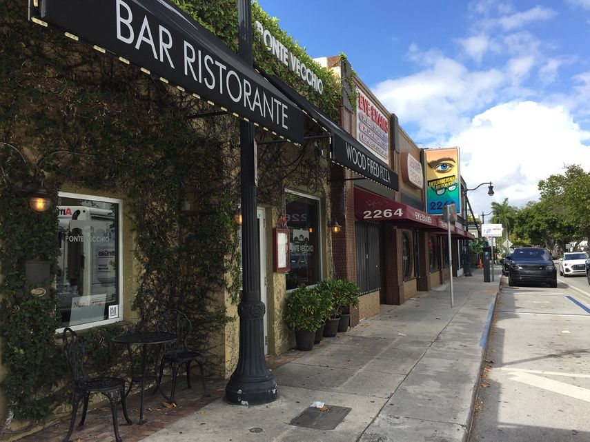 Los restaurantes, bares y cafeterías del sur de la Florida estarían entre los negocios más afectados.