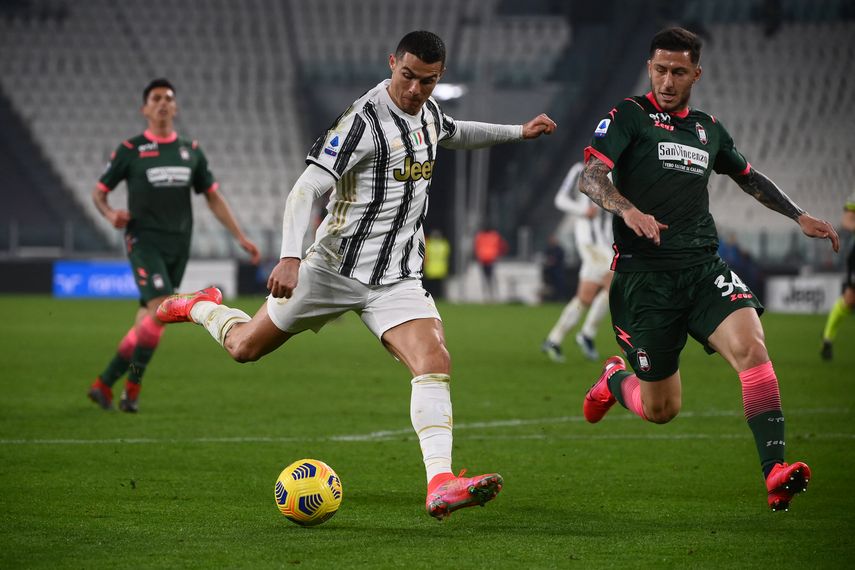 Doblete de Cristiano Ronaldo pone a la Juventus tercera