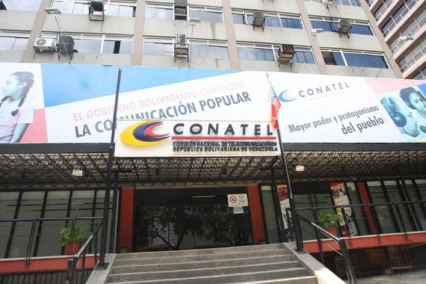 Conatel, organismo gubernamental para regular los medios de comunicación en Venezuela, se encuentra discutiendo un reglamento para controlar las redes sociales.