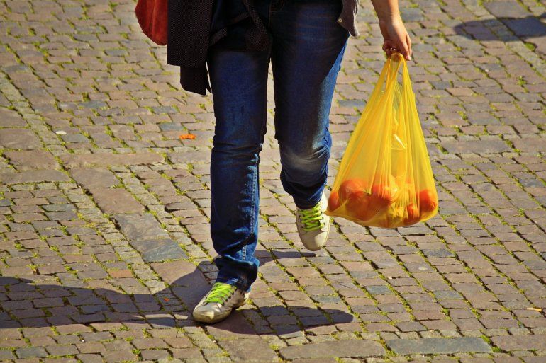 otro sin Dempsey Bal Harbour penaliza el uso y distribución de bolsas plásticas