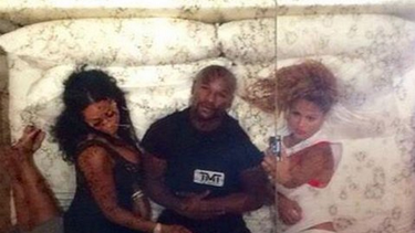 Mayweather sigue armando controversias fuera del ring