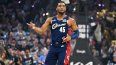Donovan Mitchell, de los Cavaliers de Cleveland, celebra durante el primer cuarto de un partido, el 18 de abril de 2026.