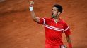 El serbio Novak Djokovic celebra tras vencer al italiano Matteo Berrettini durante el partido de cuartos de final del Roland Garros 2021 en París el 9 de junio de 2021 El serbio Novak Djokovic celebra tras vencer al italiano Matteo Berrettini durante el partido de cuartos de final del Roland Garros 2021 en París el 9 de junio de 2021