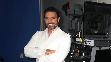 El actor y presentador Julián Gil