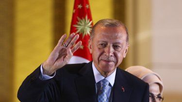 El presidente de Turquía, y candidato a la reelección con la Alianza Popular, Recep Tayyip Erdogan, ofrece un discurso en el palacio presidencial, en Ankara, Turquía, el 28 de mayo de 2023.&nbsp;