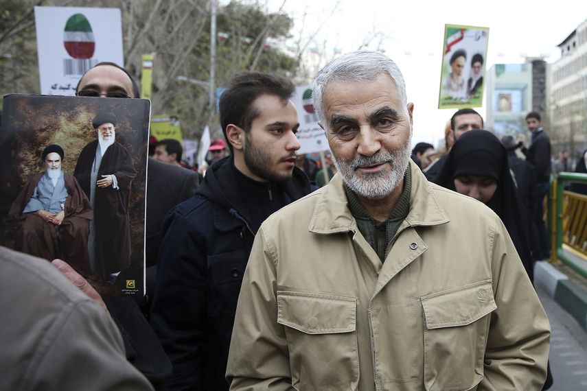 ARCHIVO - En esta fotograf&iacute;a del 11 de febrero de 2016, Qassem Soleimani, comandante de la Fuerza Quds de la Guardia Revolucionaria de Ir&aacute;n, asiste a un evento en Teher&aacute;n.