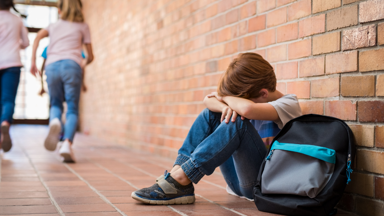 Niño víctima de bullying