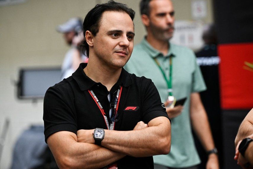 El expiloto de la Fórmula 1, Felipe Massa, en el paddock durante el primer día de pruebas previo al Gran Premio de Brasil, el 10 de noviembre de 2022.