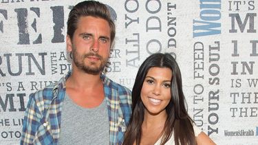  Kourtney Kardashian posa junto al padre de sus tres hijos, Scott Disick, 2014. (AP). 