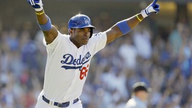 Yasiel Puig conectó su primer cuadrangular de la temporada para ayudar a la victoria de los Dodgers.