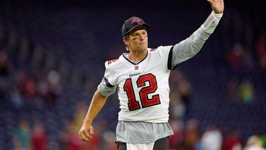 Tom Brady se retira como una leyenda de la NFL, luego de ganar sencillamente todo