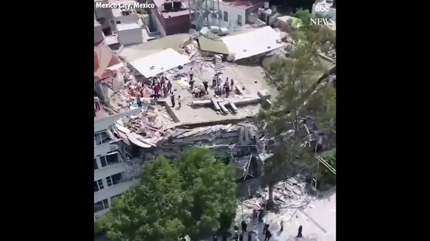 El terremoto provocó el colapso de 38 edificios y las autoridades mexicanas han señalado que no se detendrán las labores de rescate para intentar hallar sobrevivientes.